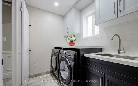 11 Priscilla's Place Barrie ON L4N 5X4