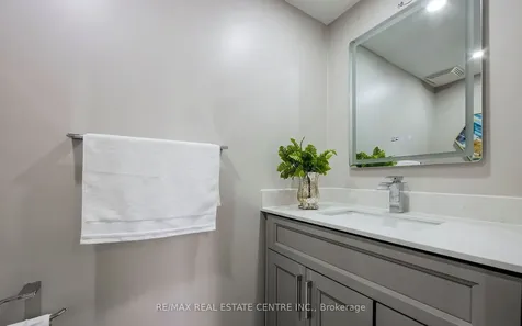 11 Priscilla's Place Barrie ON L4N 5X4