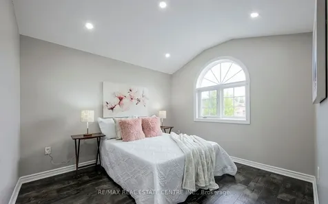 11 Priscilla's Place Barrie ON L4N 5X4