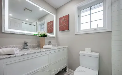 11 Priscilla's Place Barrie ON L4N 5X4