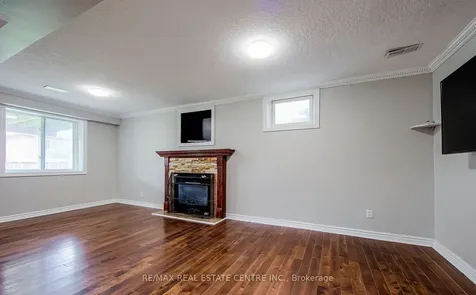 11 Priscilla's Place Barrie ON L4N 5X4