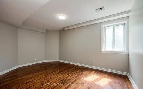 11 Priscilla's Place Barrie ON L4N 5X4