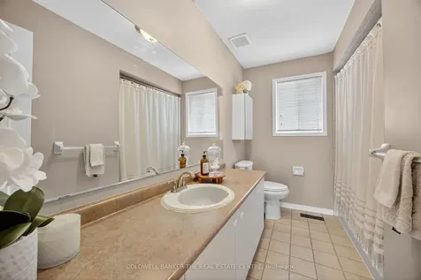 136 Violet Street Barrie ON L4N 9M7