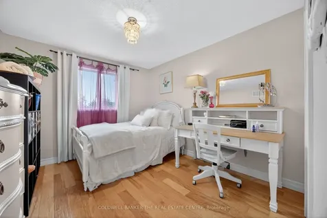 136 Violet Street Barrie ON L4N 9M7