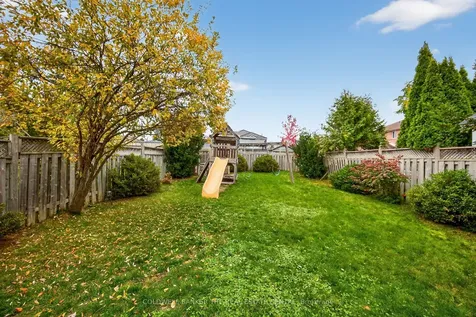 136 Violet Street Barrie ON L4N 9M7