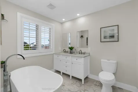 14 Brookfield Crescent Barrie ON L4N 9R4