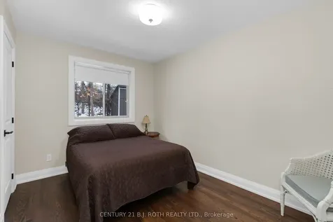 14 Brookfield Crescent Barrie ON L4N 9R4