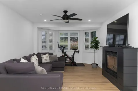 14 Brookfield Crescent Barrie ON L4N 9R4