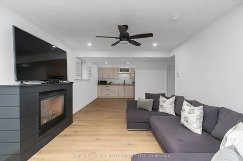 14 Brookfield Crescent Barrie ON L4N 9R4