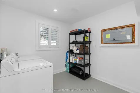 14 Brookfield Crescent Barrie ON L4N 9R4