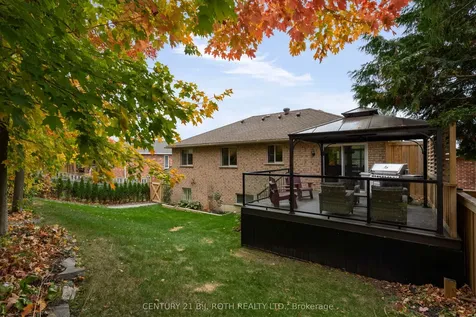 14 Brookfield Crescent Barrie ON L4N 9R4