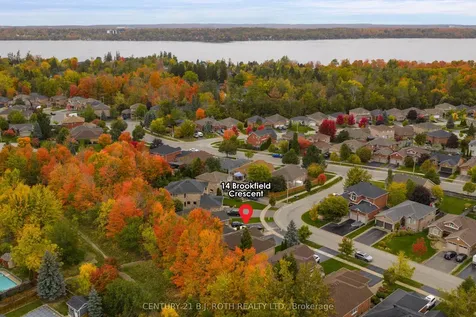 14 Brookfield Crescent Barrie ON L4N 9R4