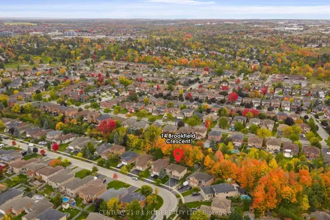14 Brookfield Crescent Barrie ON L4N 9R4