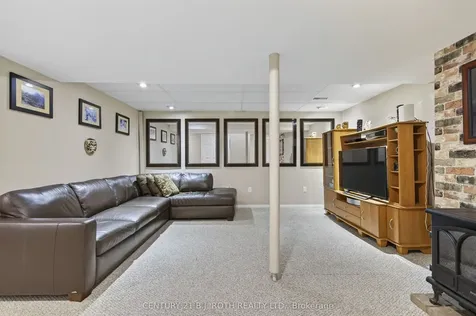 73 Rundle Crescent Barrie ON L4N 8E6