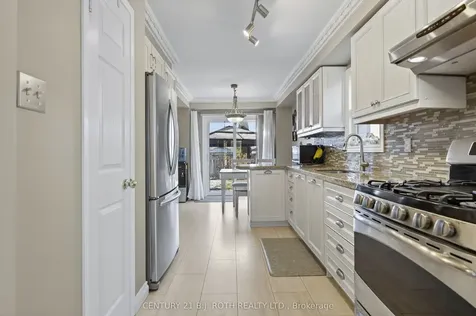 73 Rundle Crescent Barrie ON L4N 8E6