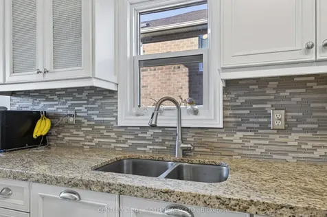 73 Rundle Crescent Barrie ON L4N 8E6