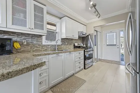 73 Rundle Crescent Barrie ON L4N 8E6