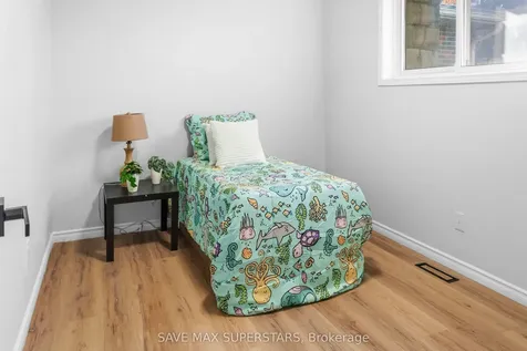 71 College Crescent Barrie ON L4M 2W5