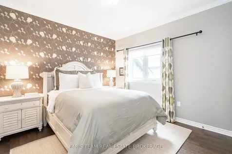 135 Sandringham Drive Barrie ON L4N 0Y9