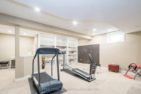 135 Sandringham Drive Barrie ON L4N 0Y9