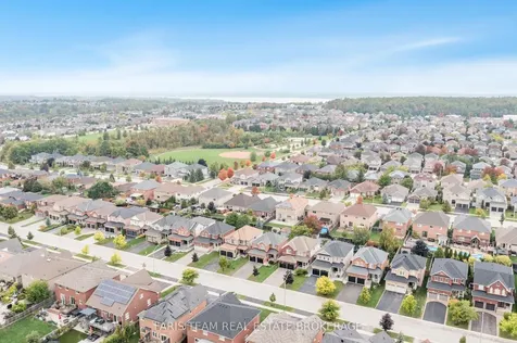 135 Sandringham Drive Barrie ON L4N 0Y9