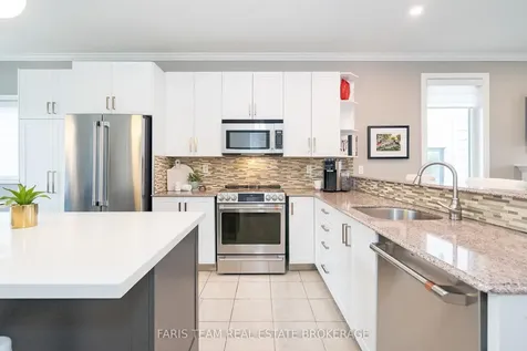 135 Sandringham Drive Barrie ON L4N 0Y9