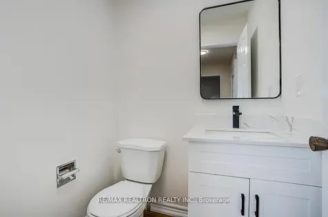 31 Blair Crescent Barrie ON L4M 5Y7