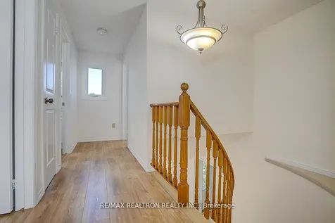 31 Blair Crescent Barrie ON L4M 5Y7