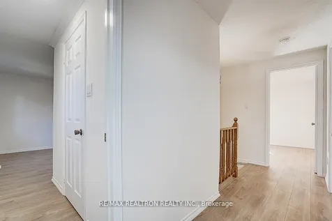 31 Blair Crescent Barrie ON L4M 5Y7