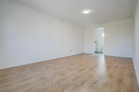 31 Blair Crescent Barrie ON L4M 5Y7