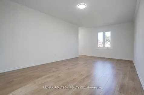 31 Blair Crescent Barrie ON L4M 5Y7