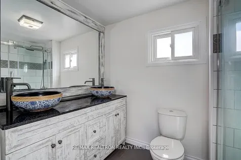 31 Blair Crescent Barrie ON L4M 5Y7