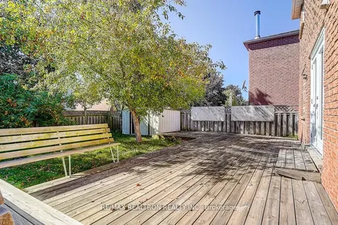 31 Blair Crescent Barrie ON L4M 5Y7