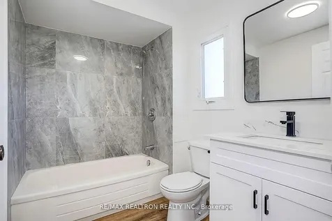 31 Blair Crescent Barrie ON L4M 5Y7