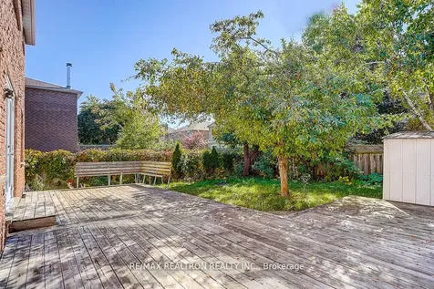 31 Blair Crescent Barrie ON L4M 5Y7