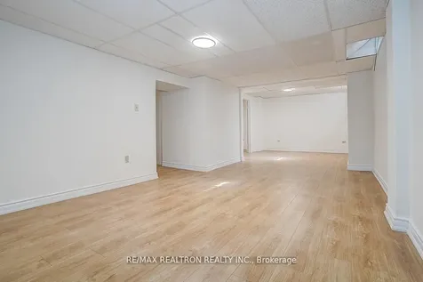 31 Blair Crescent Barrie ON L4M 5Y7