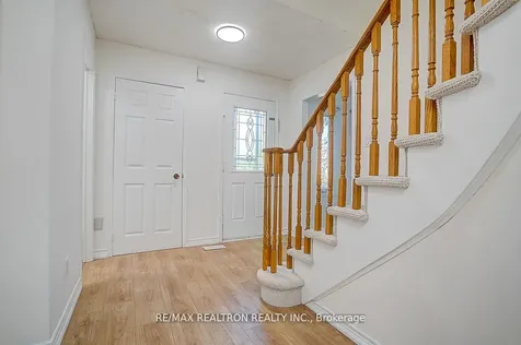 31 Blair Crescent Barrie ON L4M 5Y7