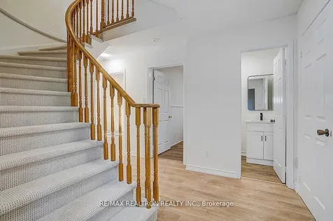 31 Blair Crescent Barrie ON L4M 5Y7