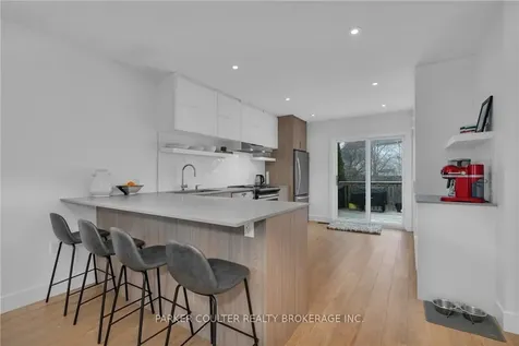 90 Larkin Drive Barrie ON L4M 7B4