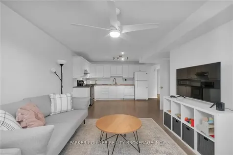 90 Larkin Drive Barrie ON L4M 7B4