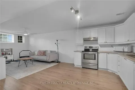 90 Larkin Drive Barrie ON L4M 7B4