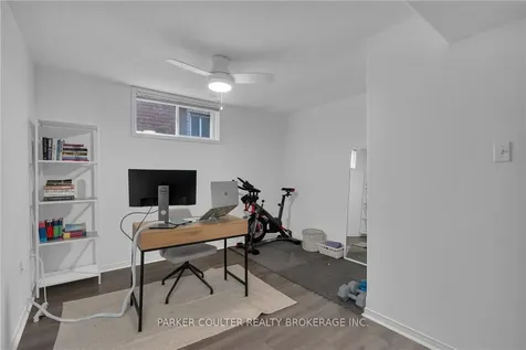 90 Larkin Drive Barrie ON L4M 7B4