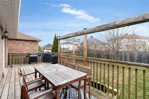 90 Larkin Drive Barrie ON L4M 7B4