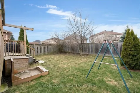 90 Larkin Drive Barrie ON L4M 7B4