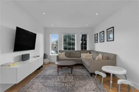 90 Larkin Drive Barrie ON L4M 7B4