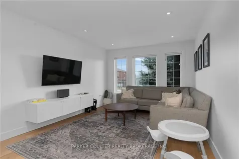 90 Larkin Drive Barrie ON L4M 7B4