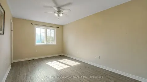 21 Bentley Crescent Barrie ON L4N 0Z1