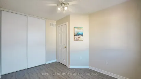 21 Bentley Crescent Barrie ON L4N 0Z1