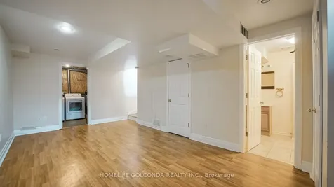 21 Bentley Crescent Barrie ON L4N 0Z1