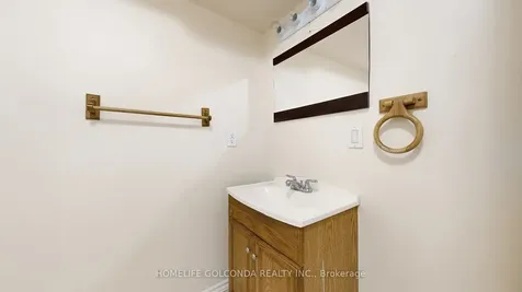 21 Bentley Crescent Barrie ON L4N 0Z1